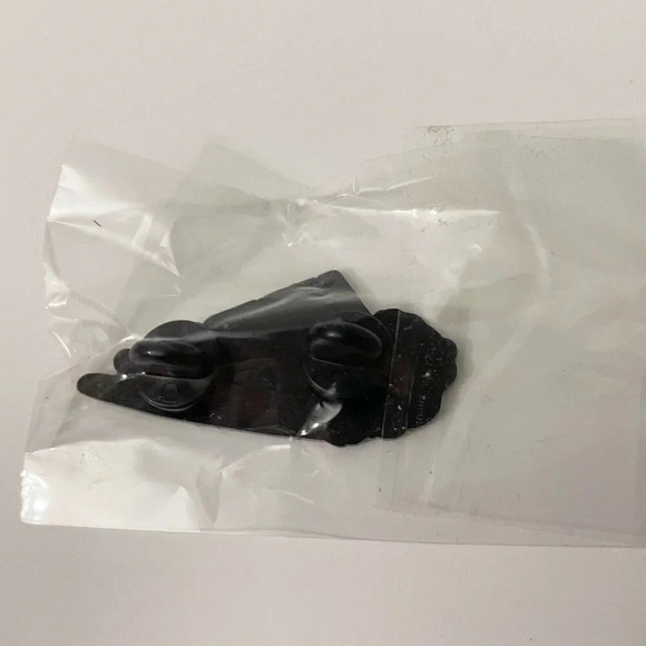 Dragon Ball Z Flying Nimbus Enamel Metal Pin Double Rubber Backing - Picture 8 of 8